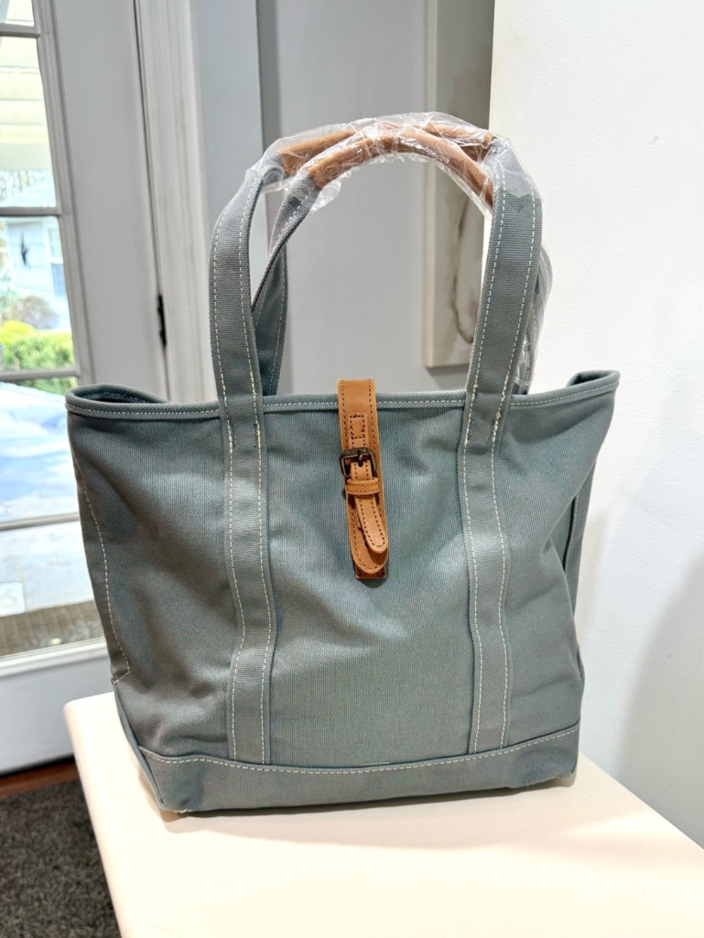 New  L.L. Bean Blue Lake Wash Canvas Boat & Tote  bag With Leather Handles